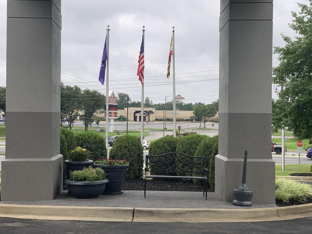 Chesapeake Inn And Suites Lexington Park Patuxent River Naval Air Station California Exterior foto